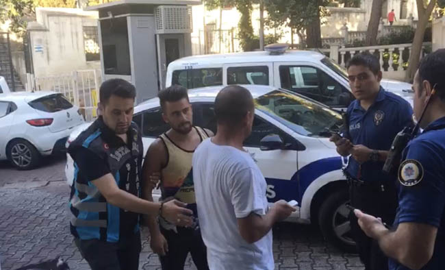 İstanbul'da kız arkadaşıyla yaptığı şoke etmişti! Bir de gülüyor ama...